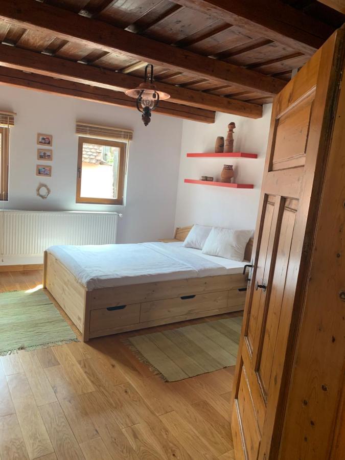 Casa Veche “Old House” Villa Сибил Екстериор снимка